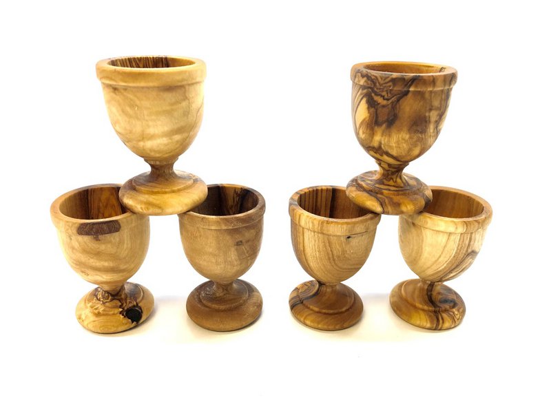 Set of 6 classic egg cups made of olive wood