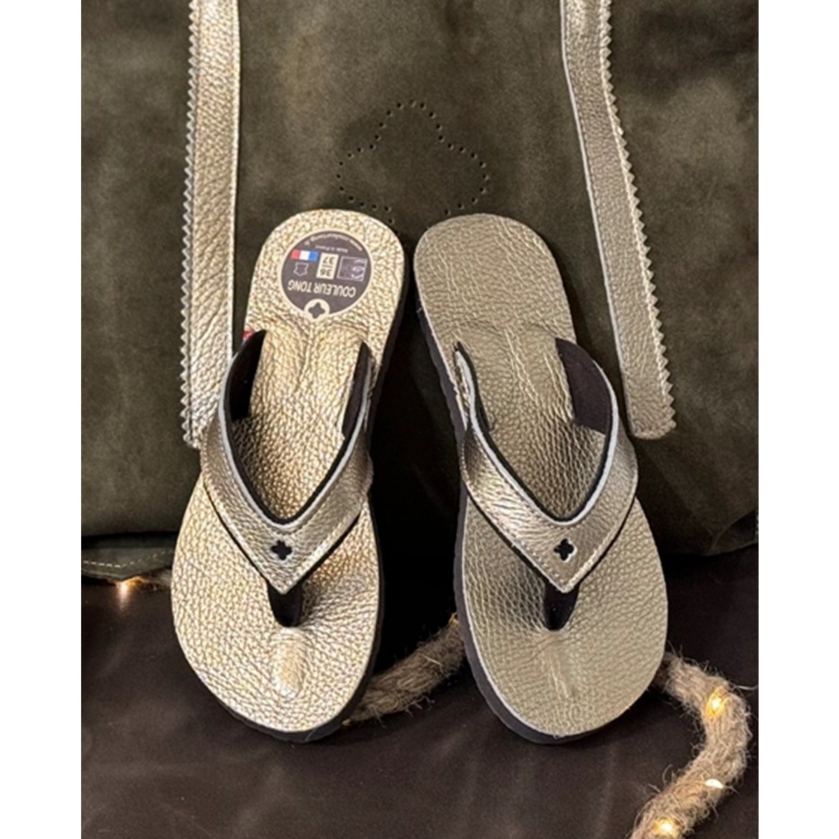 PIANA Gold Leather Flip Flop / Flip Flop