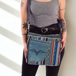 Sunsa dames schoudertas. Schoudertas gemaakt van upcycled jeans en katoen. Handtas vintage retro-stijl. Crossbodytas voor dames.