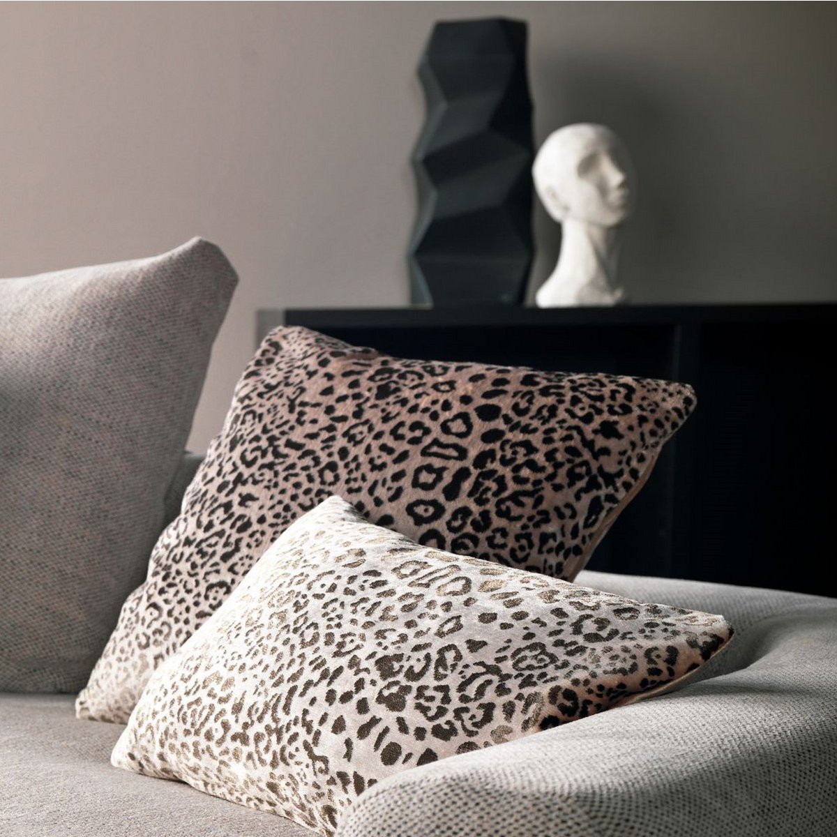 LEONELLE | Cushion | 45x45 cm Pumice Stone | Beige | Hoii | With luxury inner cushion