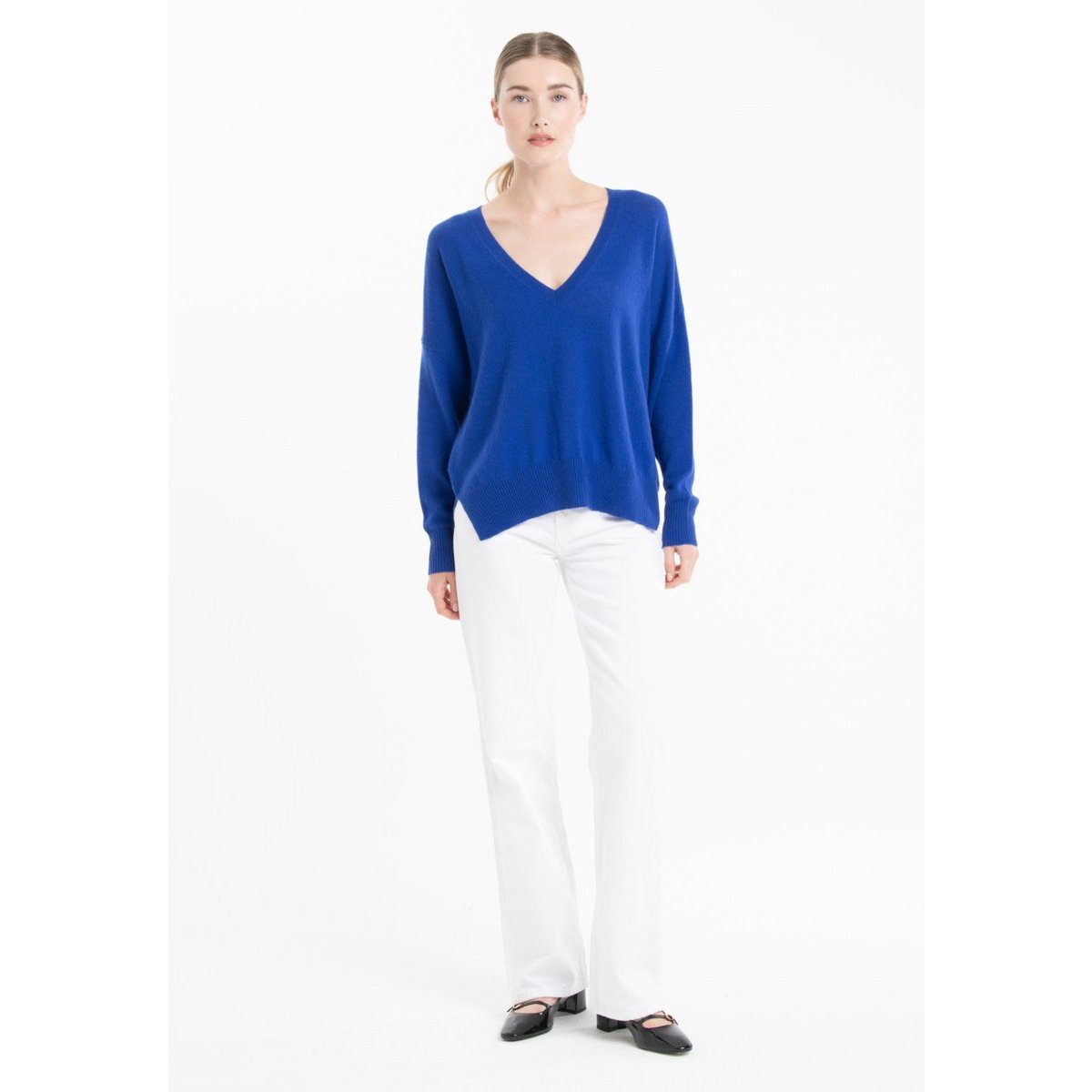 NAMI 23 Maglia in cashmere con scollo a V e riga blu petrolio/ecrù