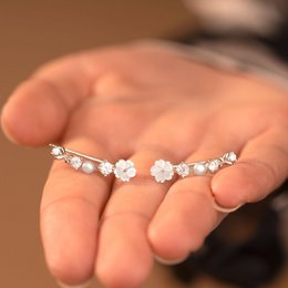 Boucle d'oreille grimpante fleur Alya