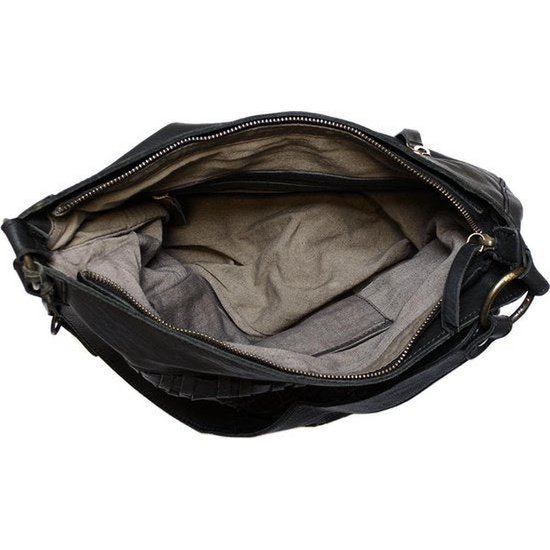 Zwarte schoudertas voor dames van gevlochten leer – elegant ontwerp met zowel een kort als lang hengsel voor veelzijdig draagcomfort.