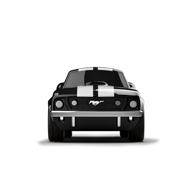 Piccola auto da corsa Ford Mustang Black