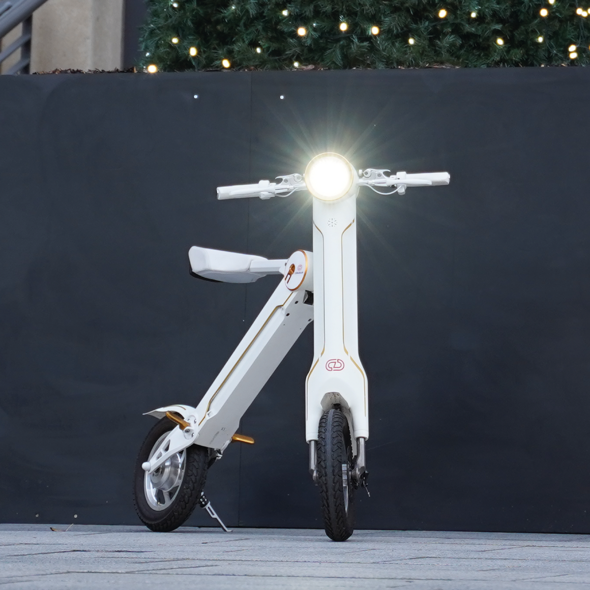 The Official Exclusive Cruzaa E-Scooter Racing White