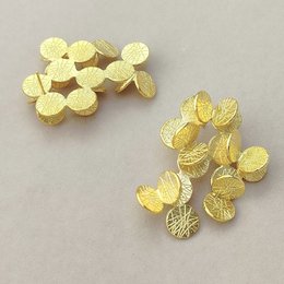 Guld kronblad buket øreringe