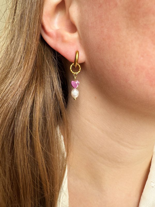 Ear hangers pearl heart gold colored