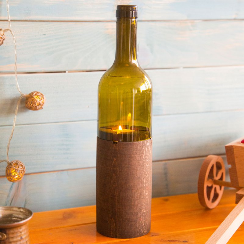 Bougeoir bouteille Joy Kitchen sur socle en bois - Bottly