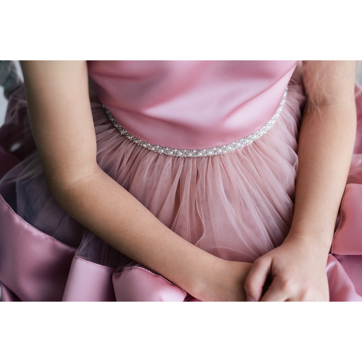 Chloe elegantes rosa Kleid für Mädchen