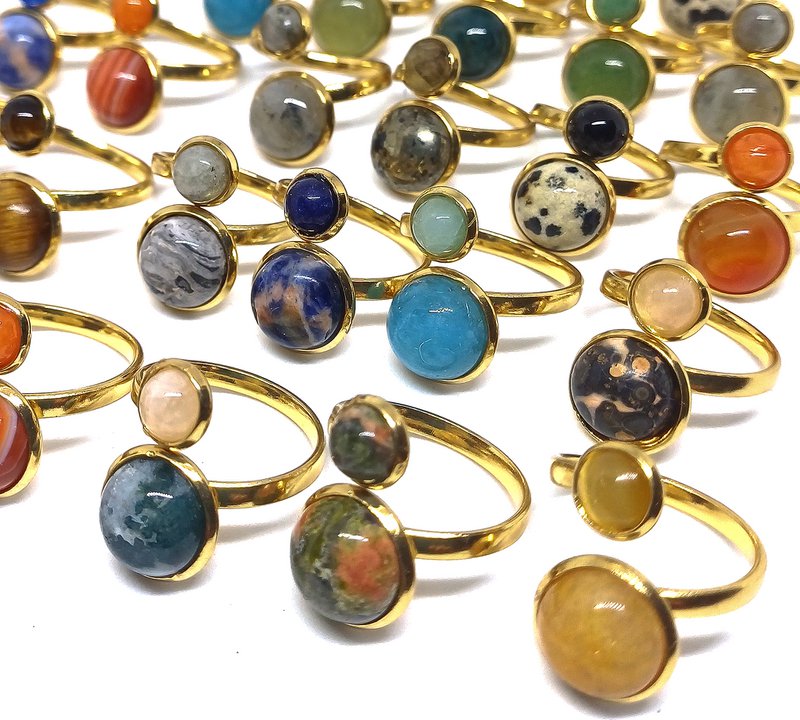 Stainless steel gemstone rings with a setting of 10 and 8mm (10 pieces)