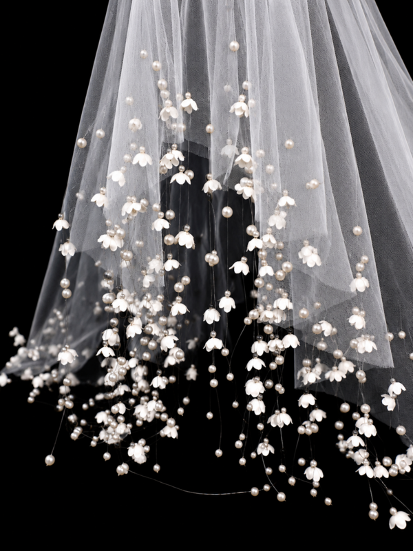 Cascading Lily of the Valley Pearl Brudeslør