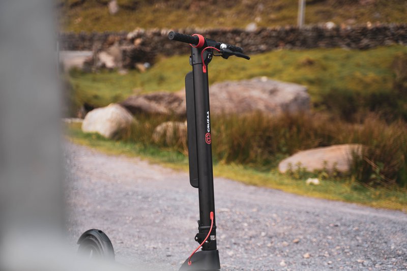 El patinete eléctrico oficial Cruzaa Commuta