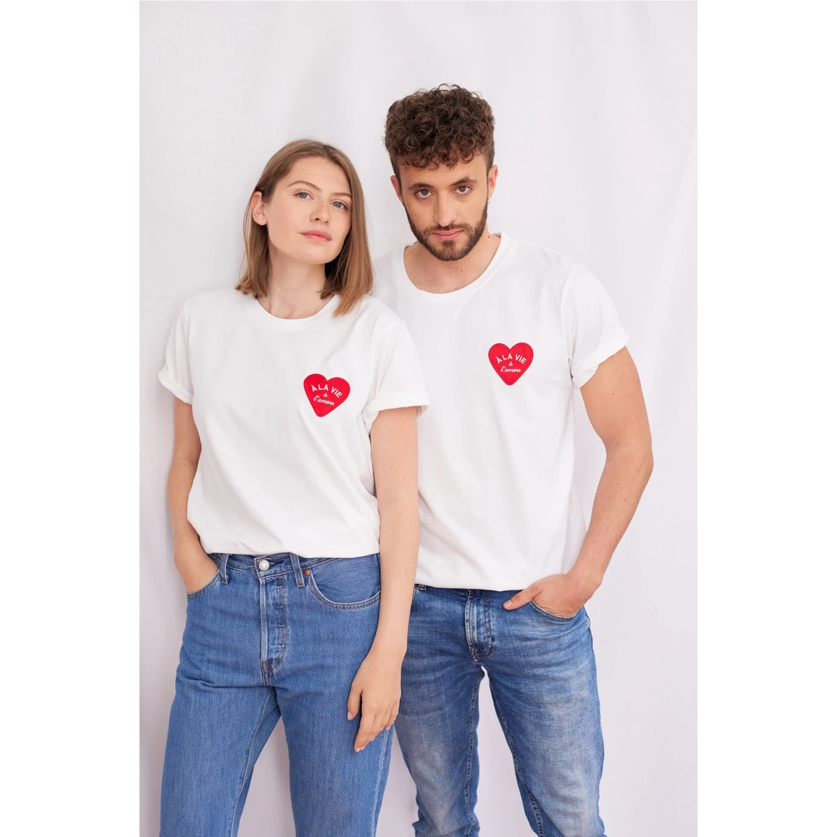 T-shirt patch coeur brodé