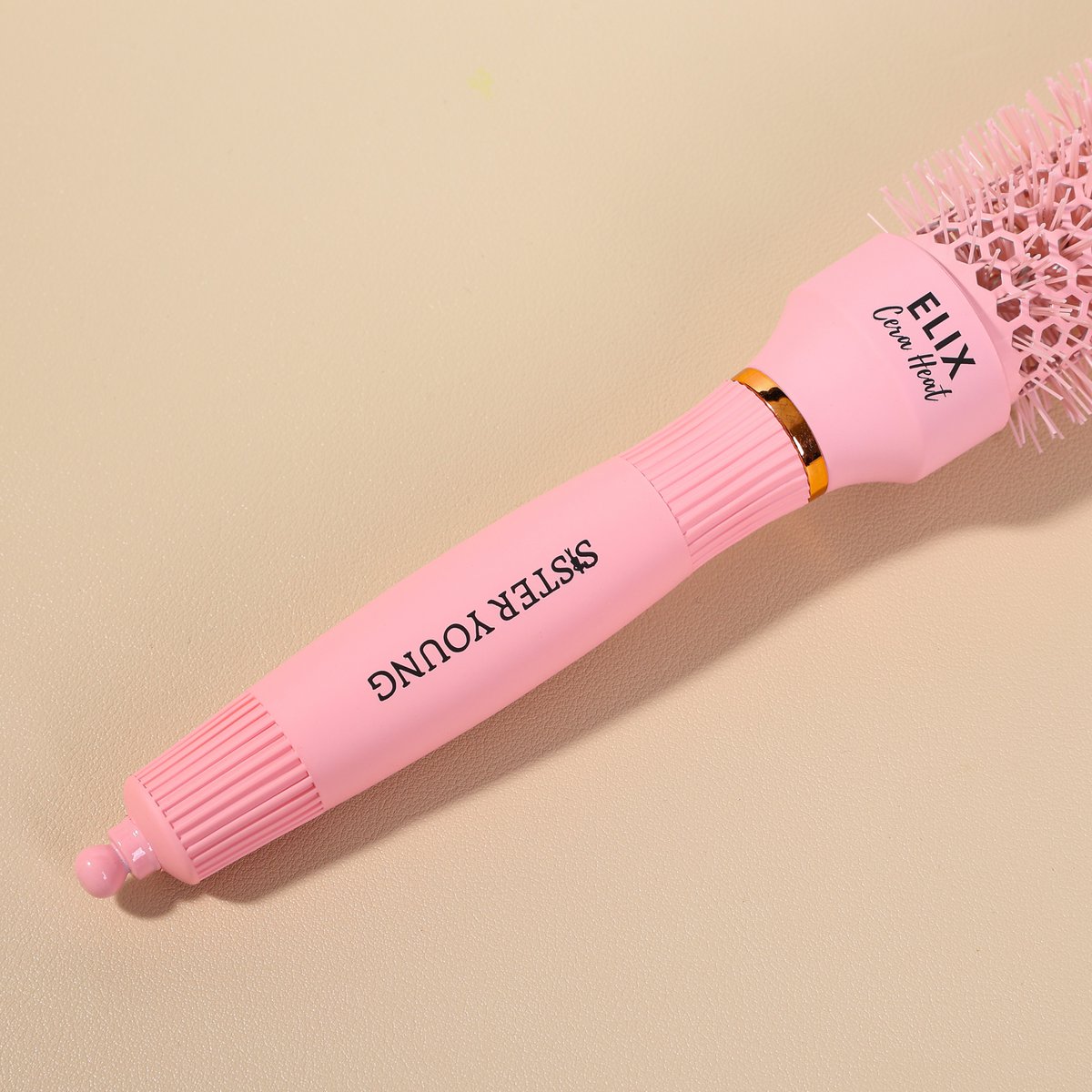 Sister Young l ELIX Cera Heat – ceramic thermal styling brush with tail pick