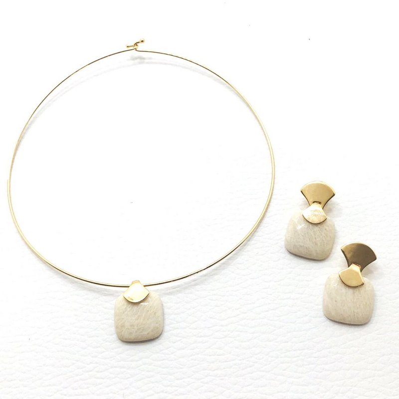 Rahmenloser quadratischer Edelstein-Halsband – Rosen-Howlith