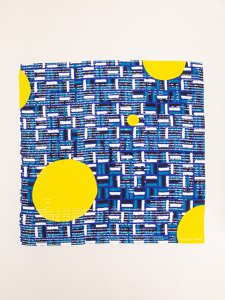 Quadratischer Seidenschal 90x90 handgerolltes Nähen