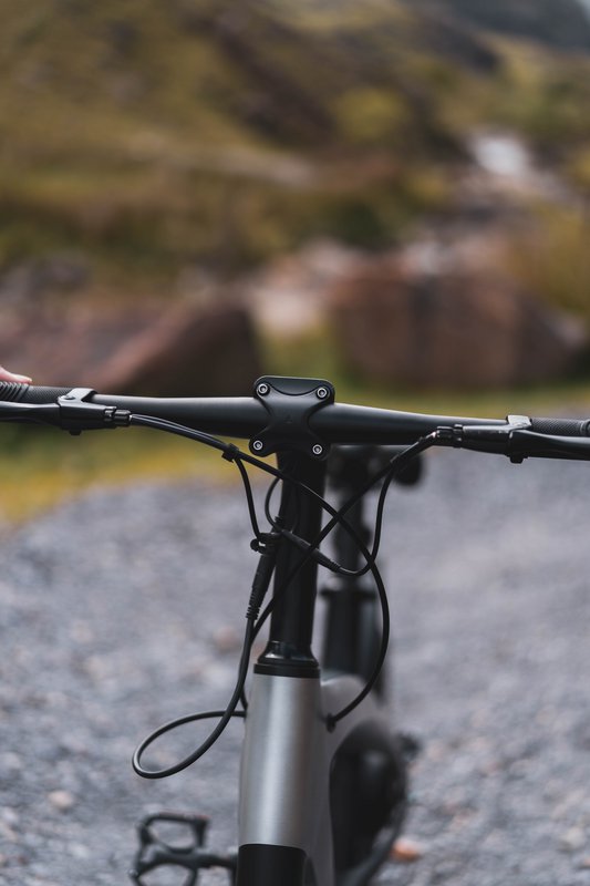 Cruzaa pedalstøttende Bluetooth elcykel Carbon Black