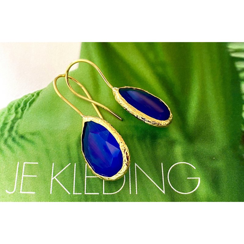 Earrings cateye stone cobalt blue