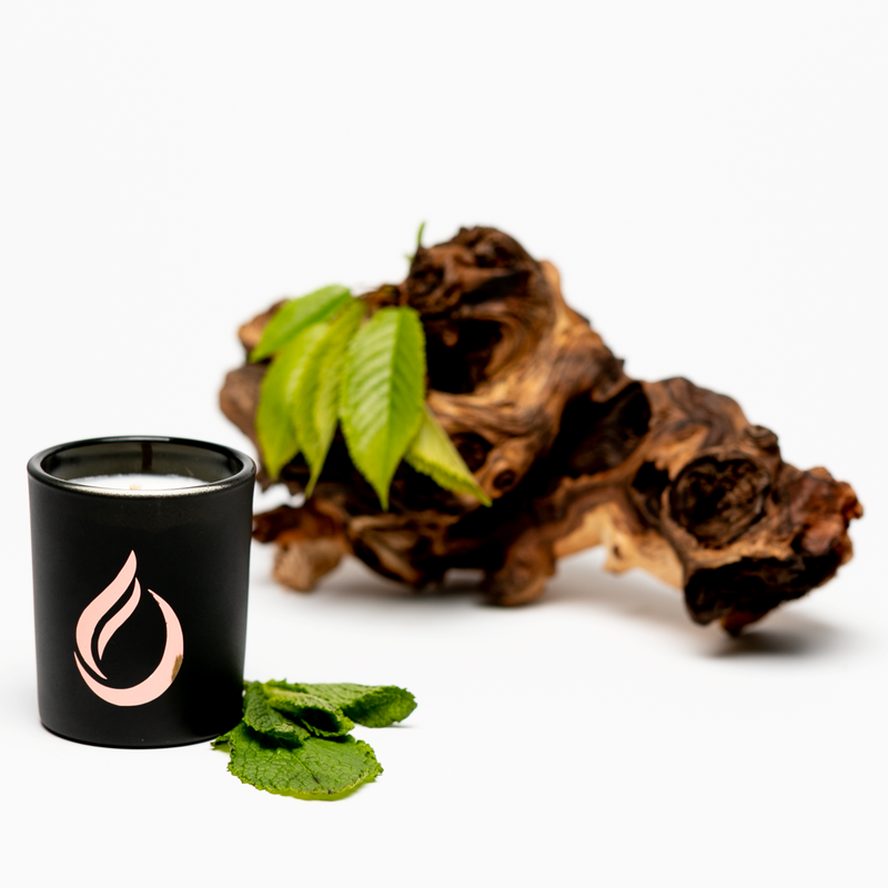 Candela di soia nera 'Breathe' per aromaterapia