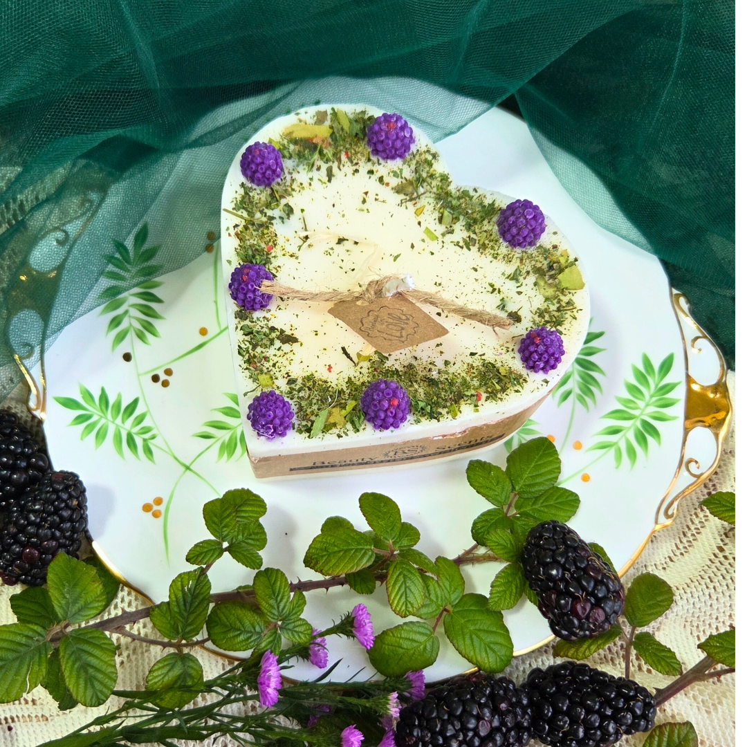 Herz-Geschenkbox, großes Herz mit Brombeeren