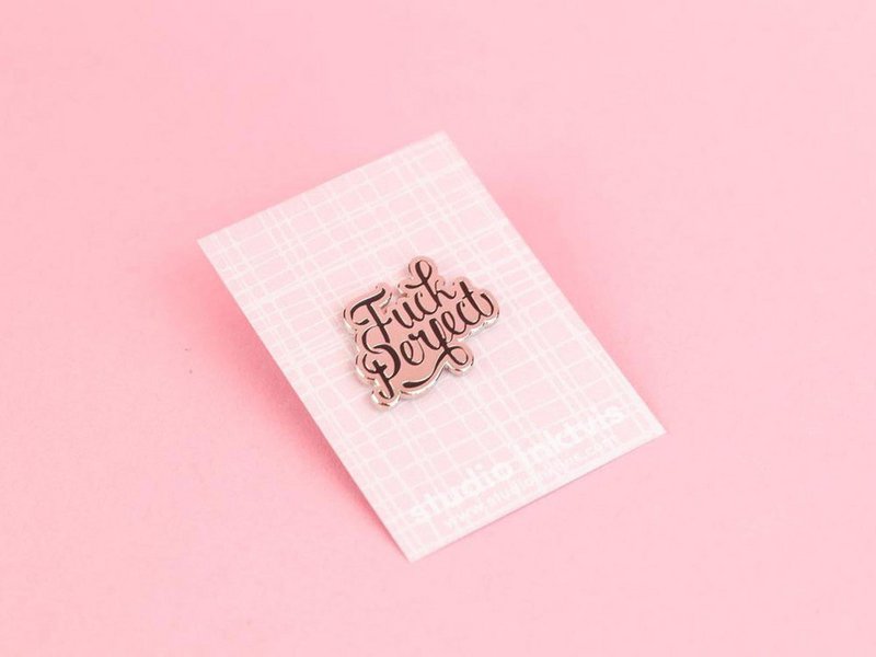 Pin Fuck idealnie czarny
