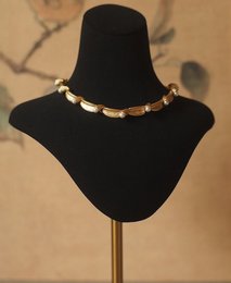 Collar de cinta de perlas de inspiración vintage
