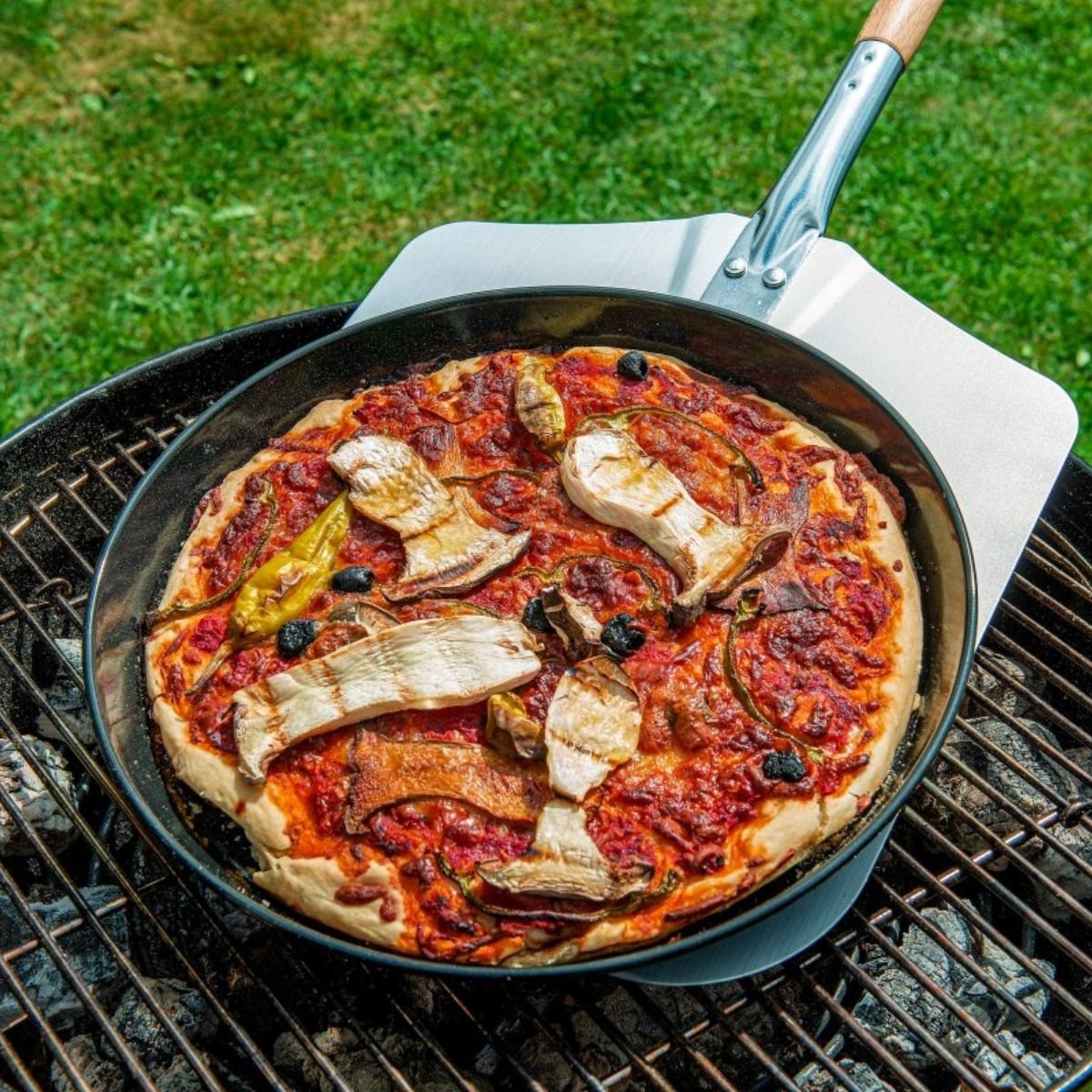 Set of 2 round perforated pizza plates, oven and barbecue 32 cm FM Professional Barbecue