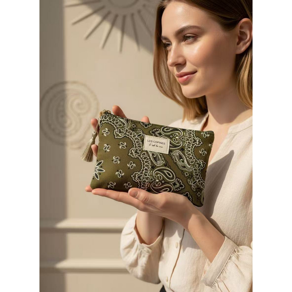 Pochette trousse de toilette 14x20 cm motif paisley inscription Les Copines C’est la vie