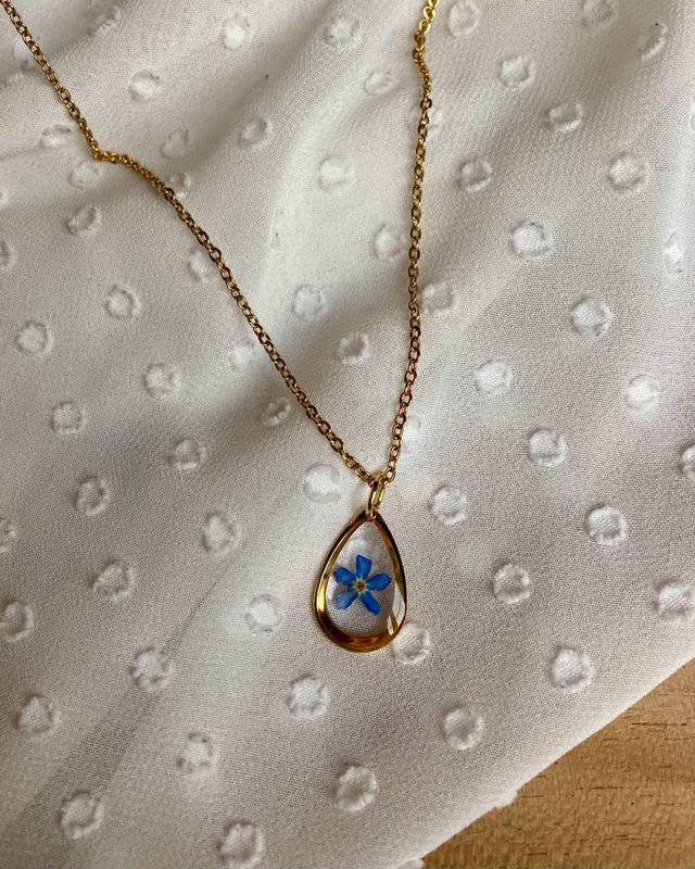 Resin/Stainless Steel Pendant gold or silver with Forget-me-nots (without necklace)