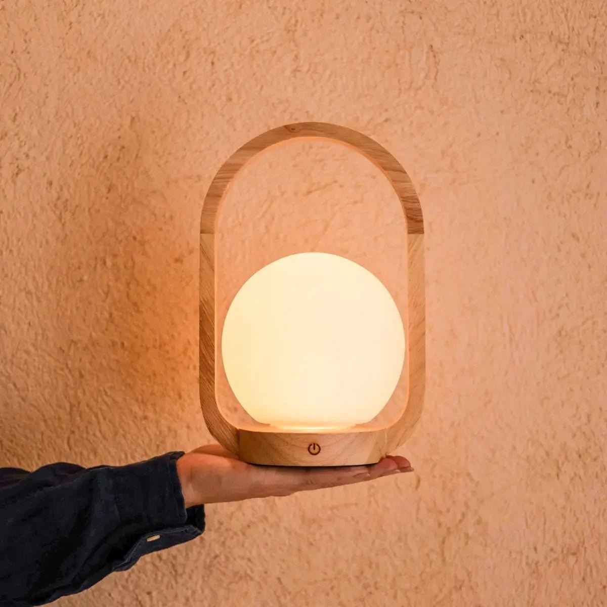 Lampada ricaricabile in legno Skye marrone chiaro