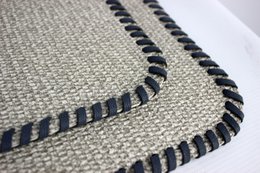 Tischset 4er Set Gewebe hellgrau mit Umrandung Lederband