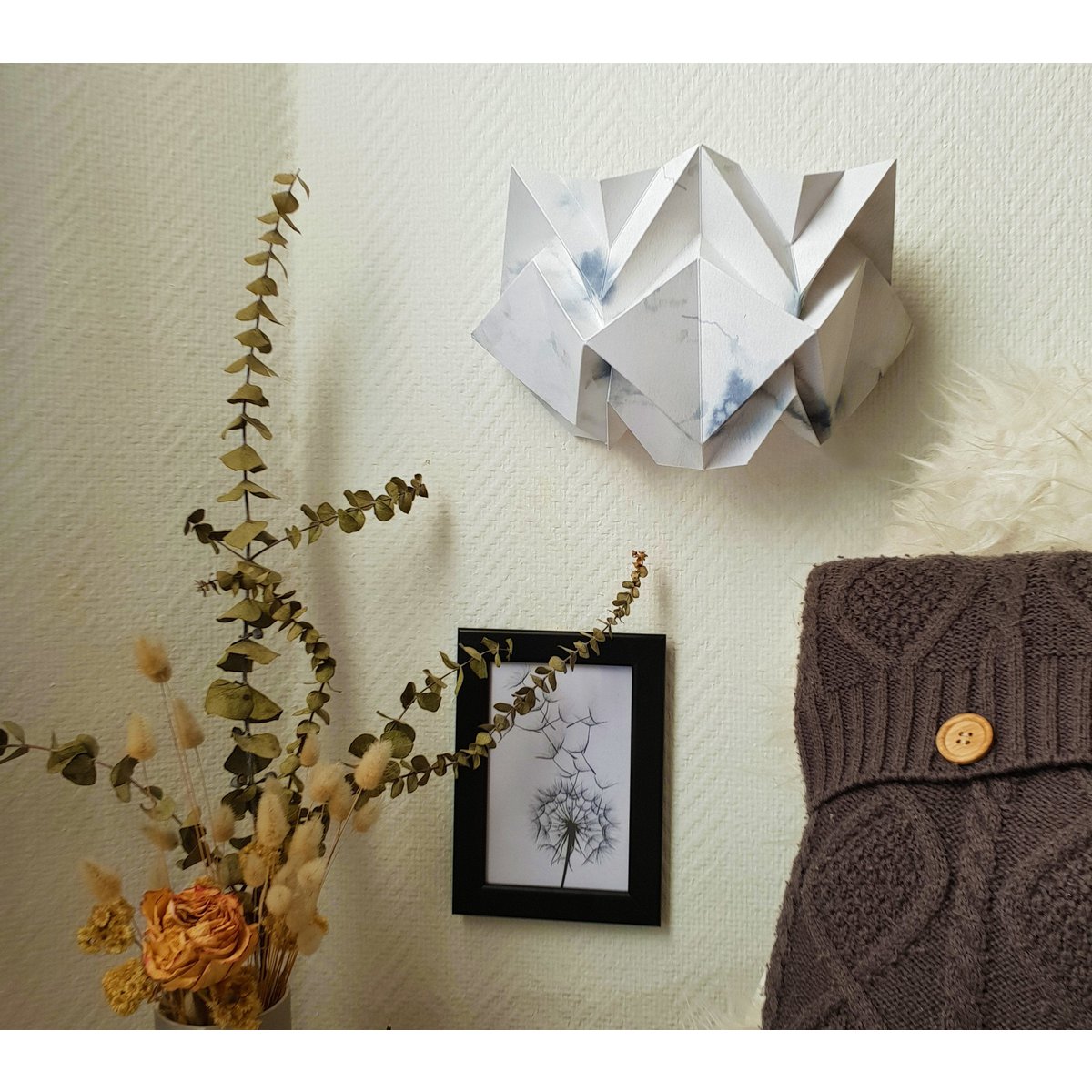 Papierowy kinkiet origami - wzór zimowy