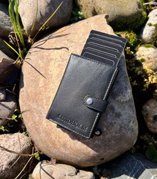 Læderkortholder + nøgleorgan sort — gavesæt til mænd — Lundholm Örebro Safety Wallet