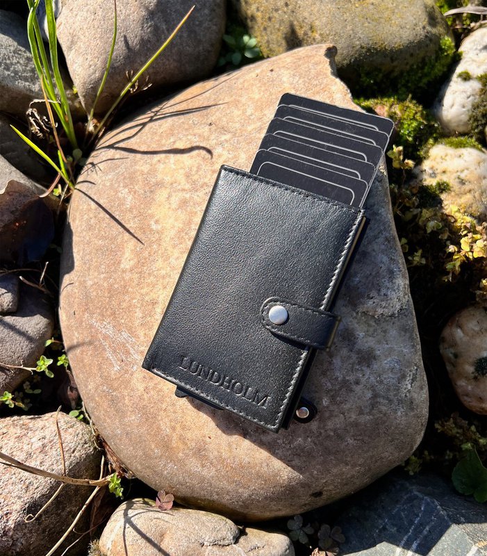 Læderkortholder + nøgleorgan sort — gavesæt til mænd — Lundholm Örebro Safety Wallet