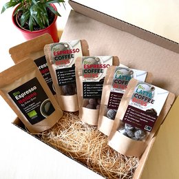 Organic Healthy Coffee Gift Box with whole bean coffee, coffee grounds, and coffee-flavored treats. Includes details on colors, materials, and product descriptions to enable semantic search.
The Organic Healthy Coffee Gift Box contains a variety of coffee-related products, including whole bean coffee, ground coffee, and coffee-flavored treats. The box is made of cardboard and contains various shades of brown, tan, and green colors. The products inside the box include:
- Whole bean coffee in a brown bag
- Ground coffee in a brown bag
- Coffee-flavored treats in a brown bag
- A ceramic mug with a black and white design
- A small glass container filled with coffee-flavored treats
This gift box is suitable for true coffee lovers, providing a range of organic and healthy coffee-related items that can be used for brewing, enjoying, and gifting.
