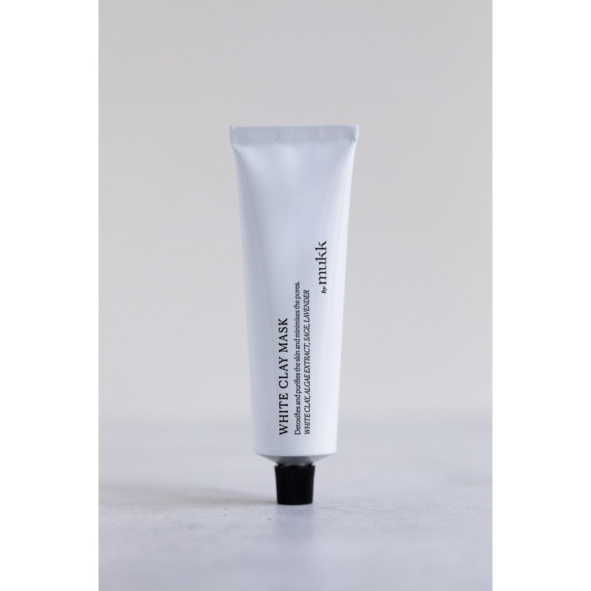 White Clay Mask Eine tiefenreinigende Gesichtsmaske mit erdigem Kaolin.