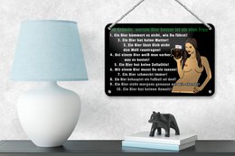 Targa in metallo Pinup 18x12 cm 10 motivi per cui la birra è meglio della decorazione femminile