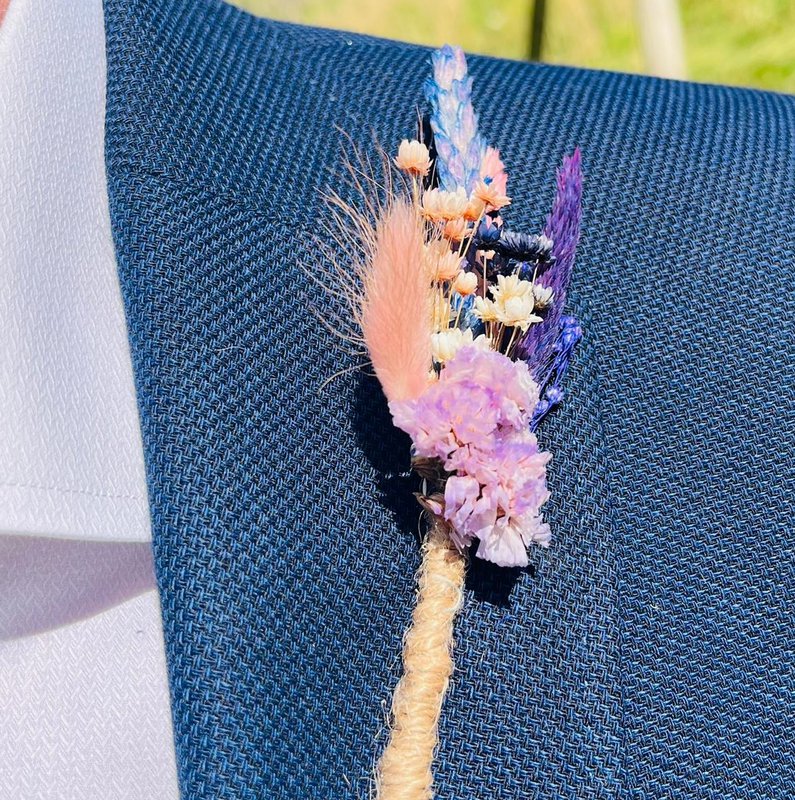 Provence corsage with pin with dried flowers 14cm