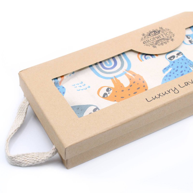 Luxe lavendel tarwezak in geschenkverpakking - Lazy Sloth