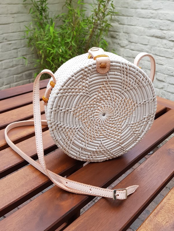 Pulau White Round Rattan Bali Bag 20 cm