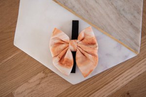 Velvy marble bow tie sailor