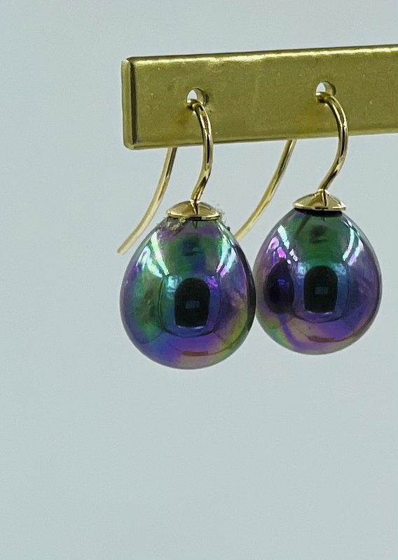 Pendientes de perlas clásicas en color azul oscuro arcoiris
