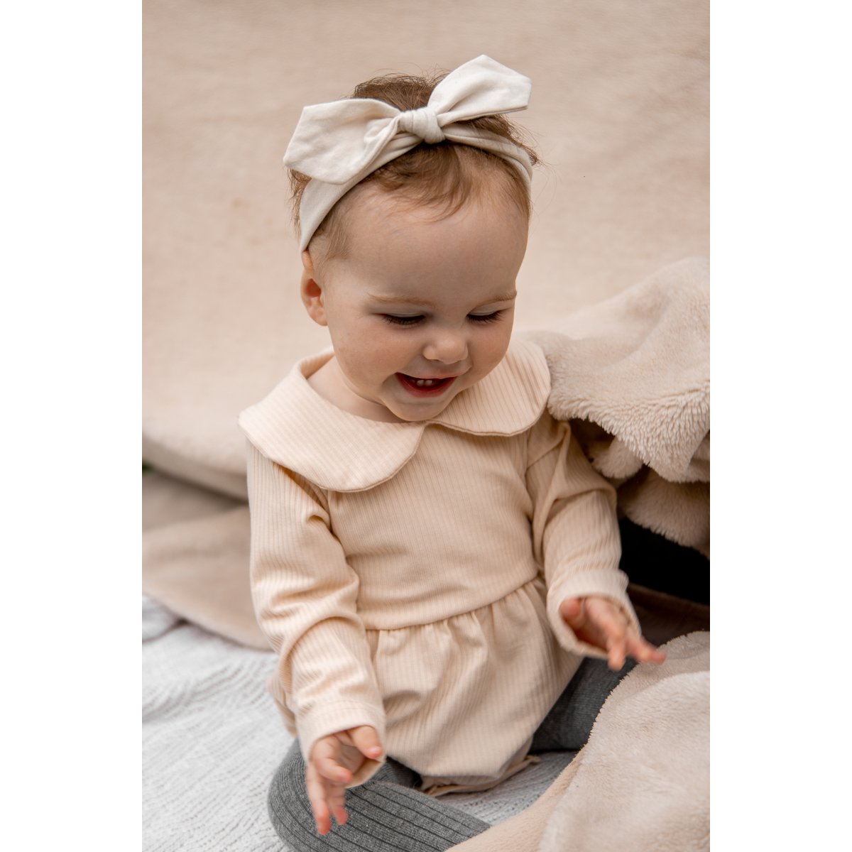 Olivia Strampler - Beige