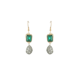  Elegant gold hoop earrings with emerald green and diamond-shaped accents.