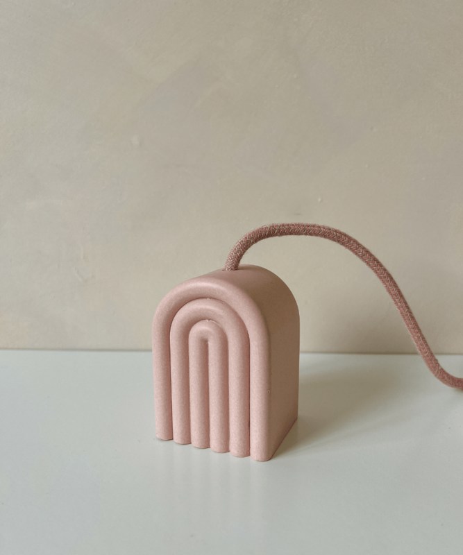 Lampe arc-en-ciel pendy rose poussiéreuse