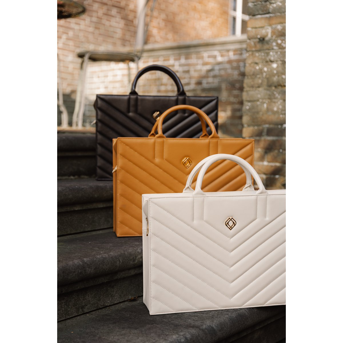 Business Bag Muse Apple Leather Off White