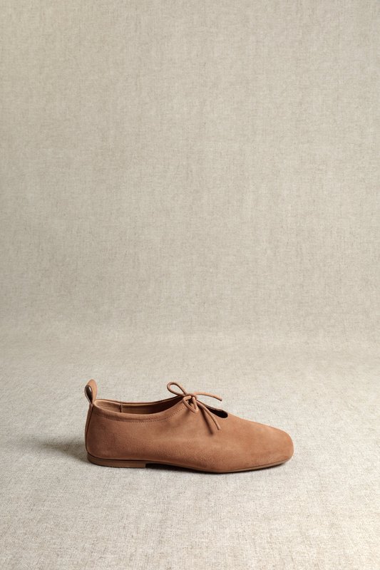 KATY COGNAC – Flache Schuhe aus weichem Leder mit Schnürung vorne