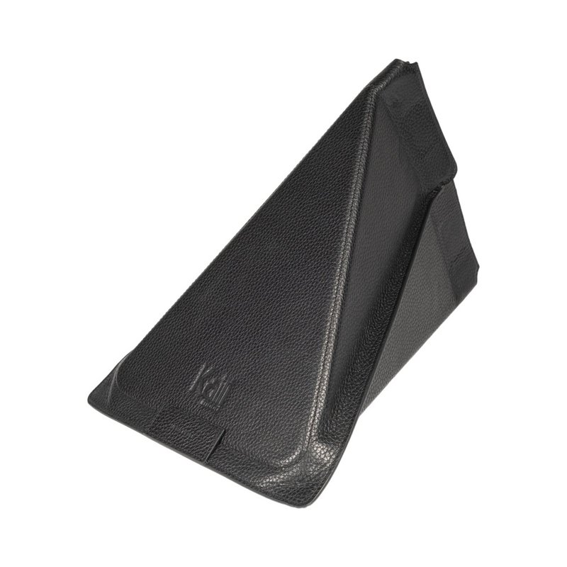 K0031AB | Case/Modular Tablet Stand in Genuine Leather, full grain, dollar grain. Black colour. Closing with magnets. Dimensions: 22 x 31 cm. Packaging: Tnt bag