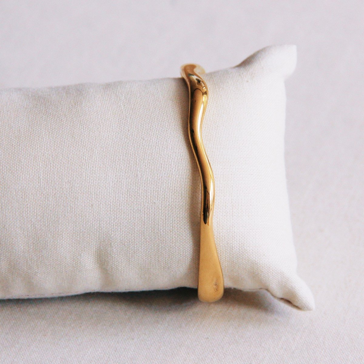 Armreif Welle klein - Gold