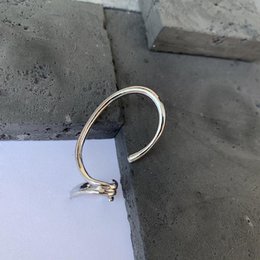 Einzigartiger Ear Cuff aus der Silver Line – einteilig